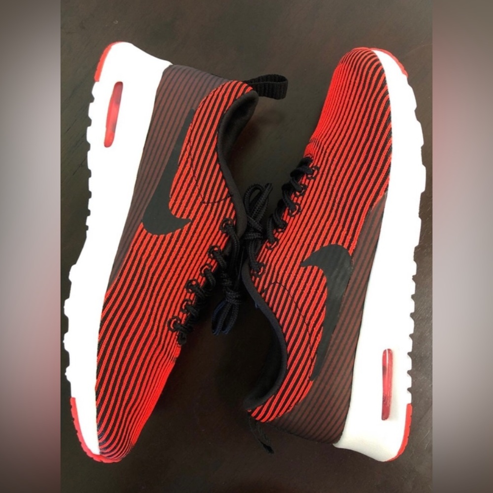 Nike Air Max Thea size 5.5